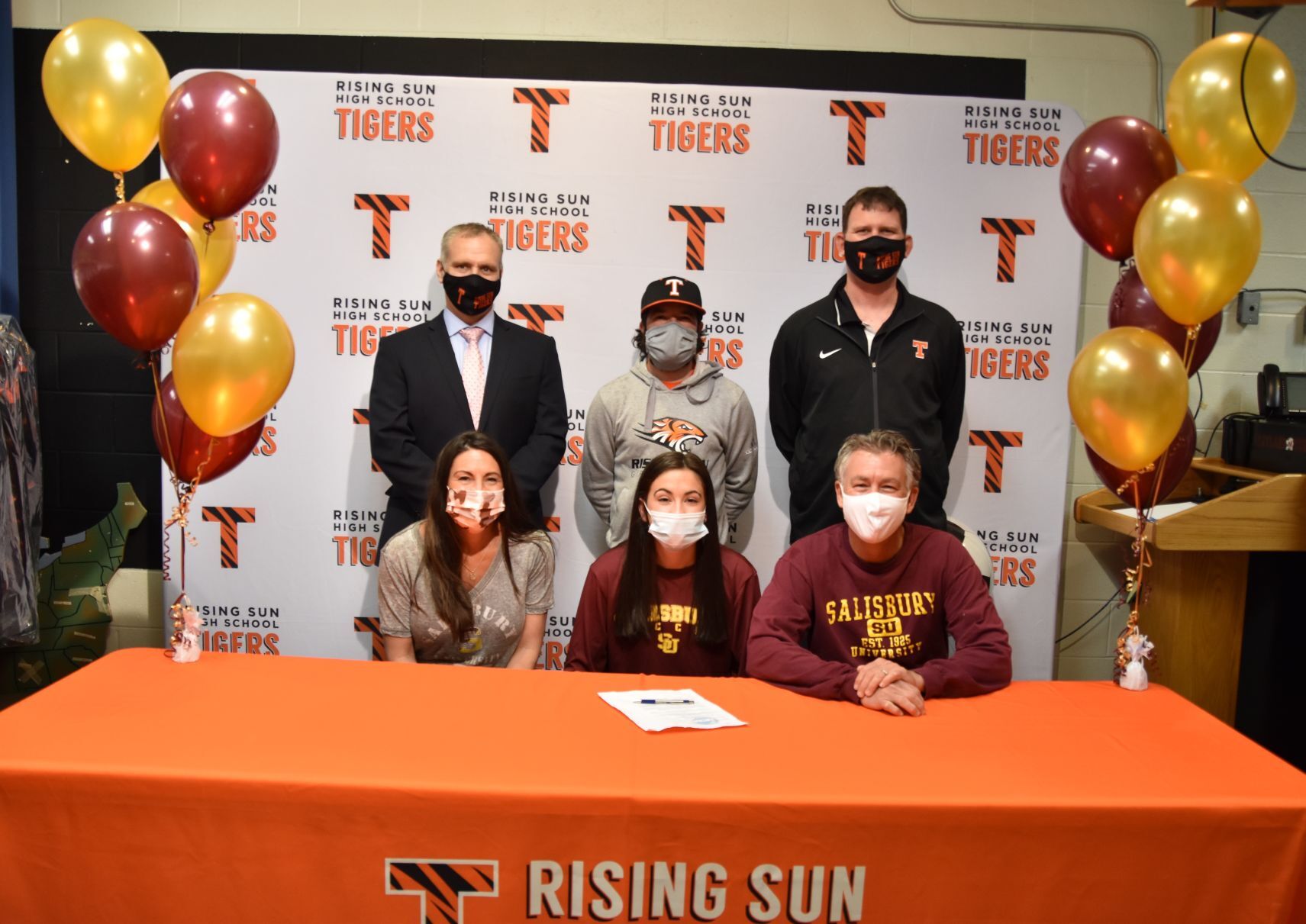 Tori Pietuszka signs